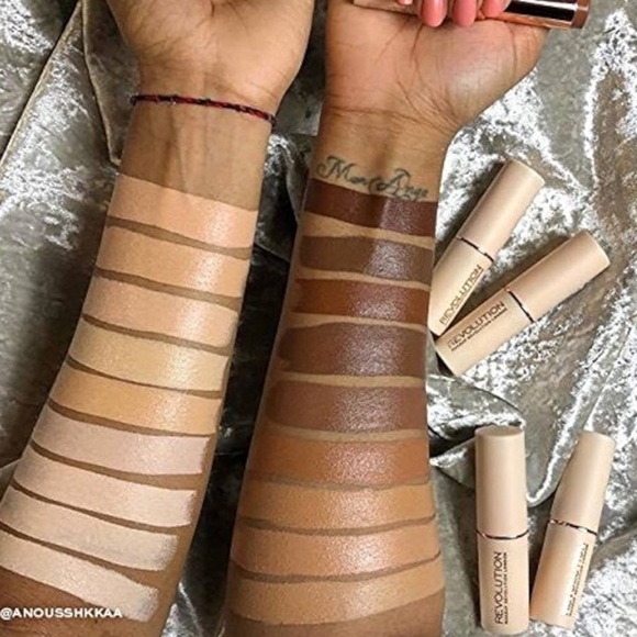 REVOLUTION MAKEUP REVOLUTION LONDON™ FAST BASE STICK FOUNDATION - F9 - Picture 6 of 7